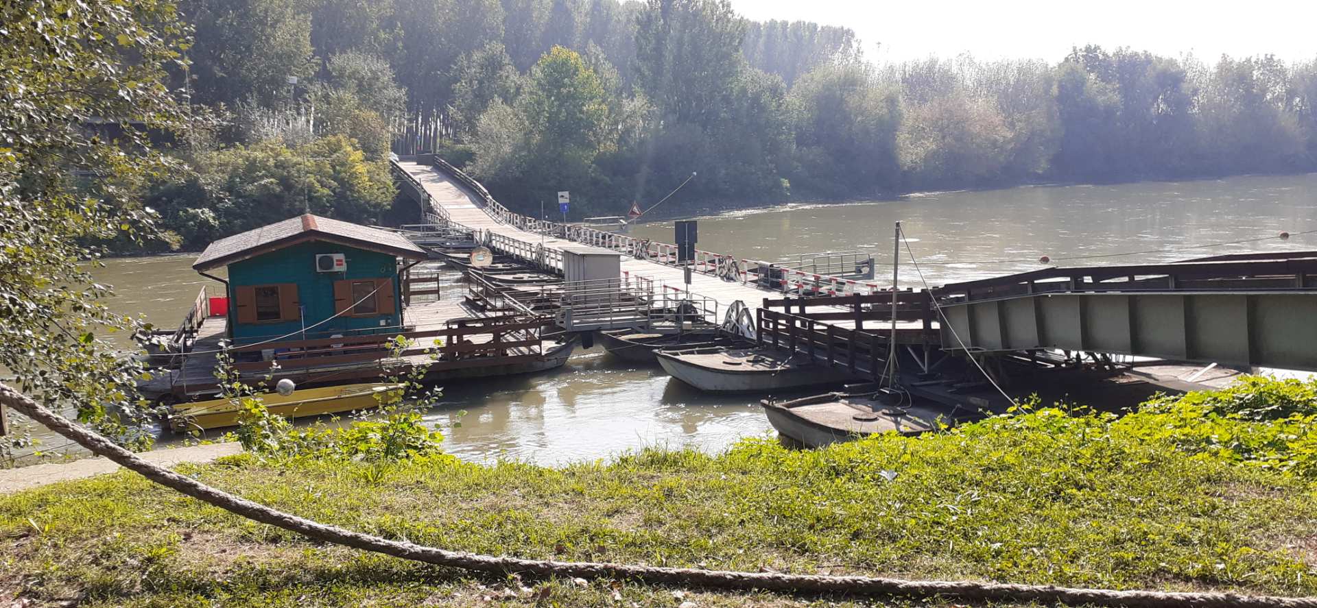 Ponte barche fiume Oglio